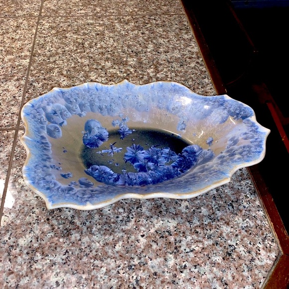 Crystalline Pottery - Picture 2 of 3